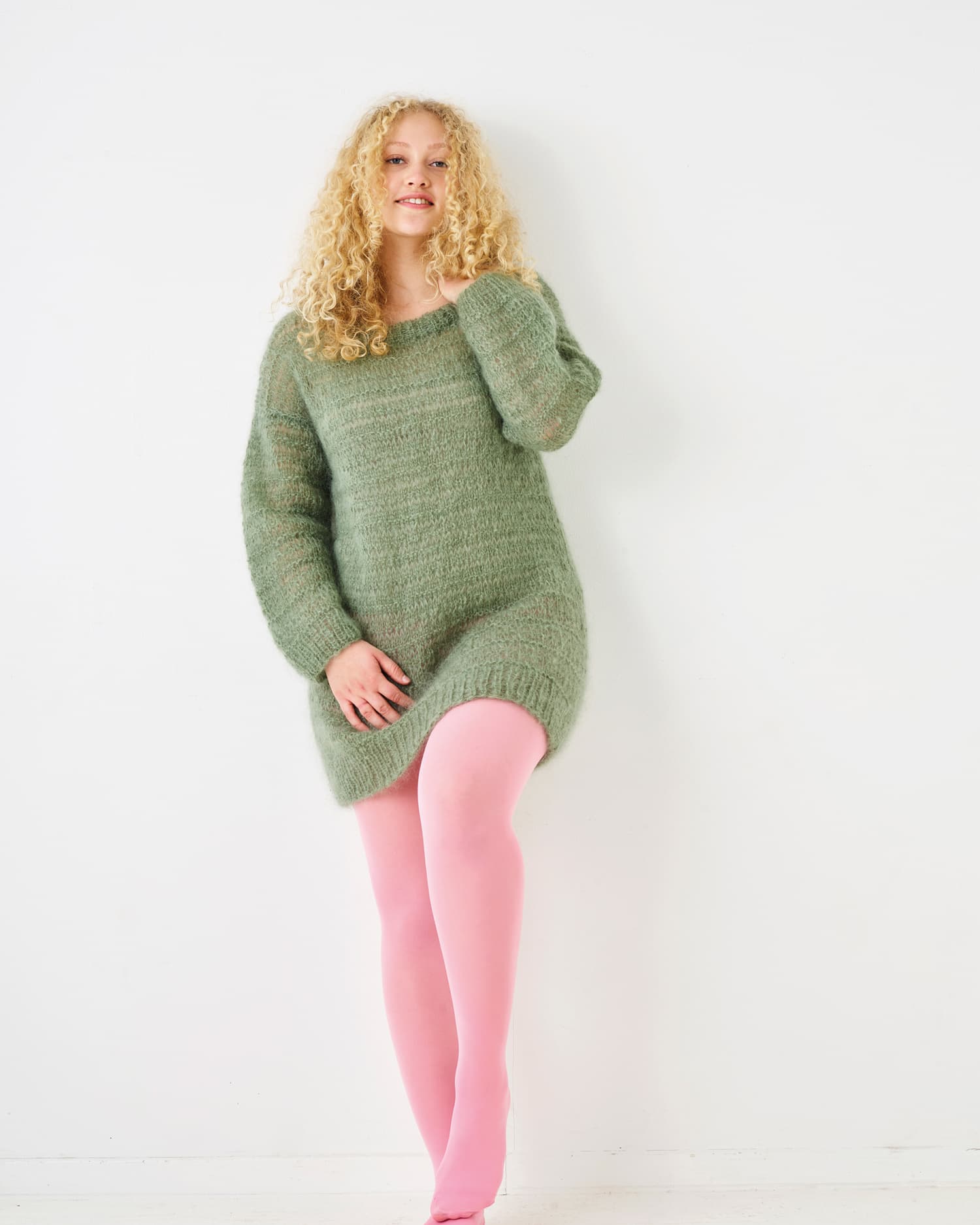 Bella stickmönster - Klänning 893275 Bella Knitting Kit Klänning 893275 Storlek M