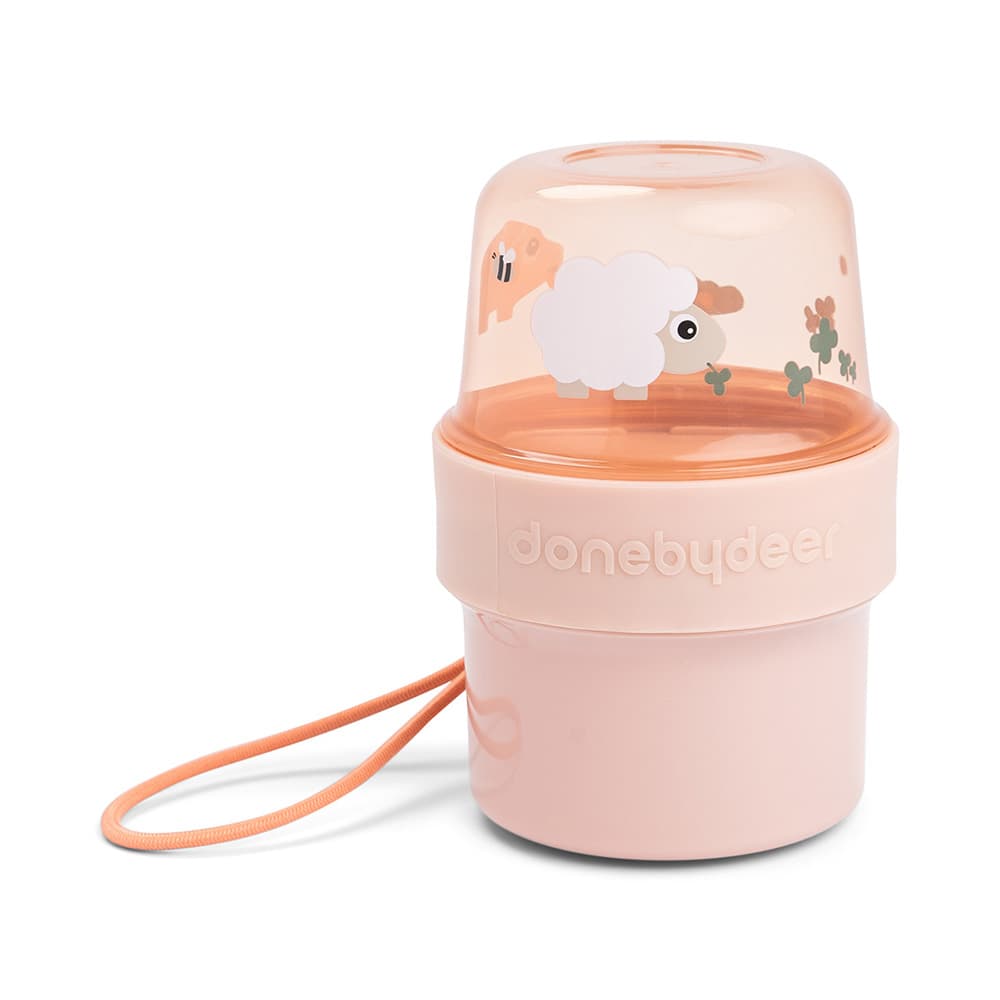 Done by Deer To go 2-way snacks behållare S Tiny farm Powder